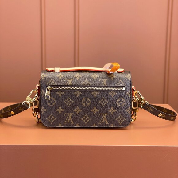 Louis Vuitton leather bag - Picture 8 of 9